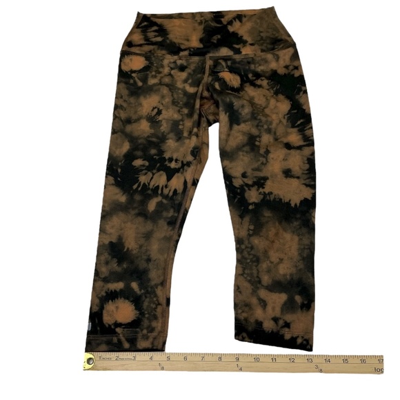 NOBULL Tie-Dye Cropped Leggings - Picture 5 of 8